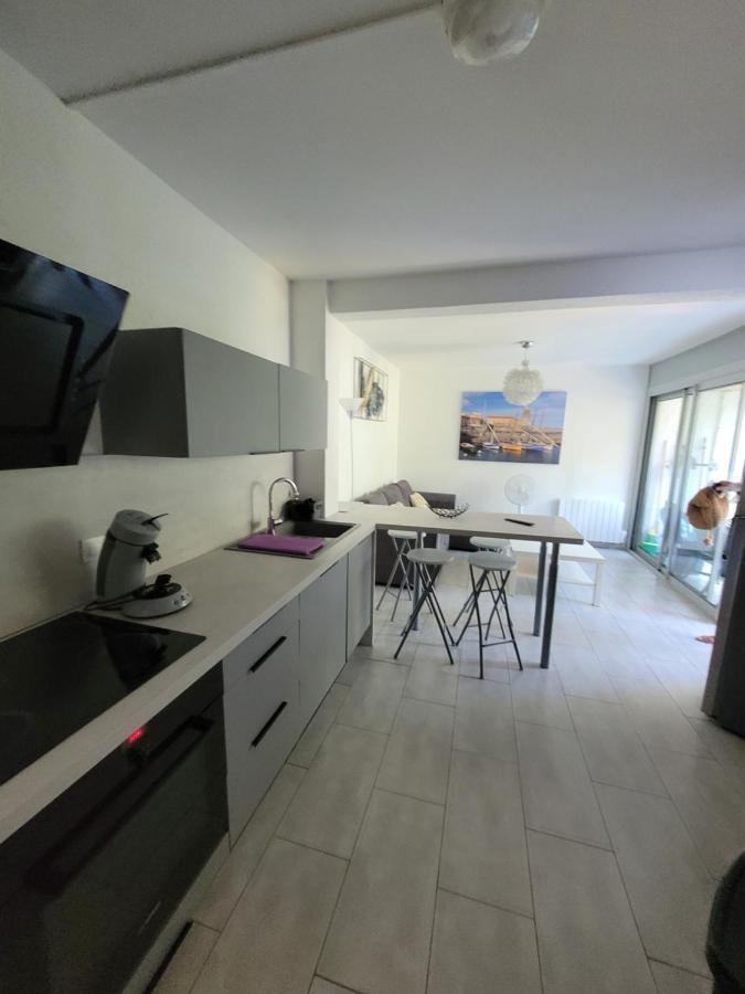 Collioure Beach Haven: Private Garden & Secure Parking Exterior photo